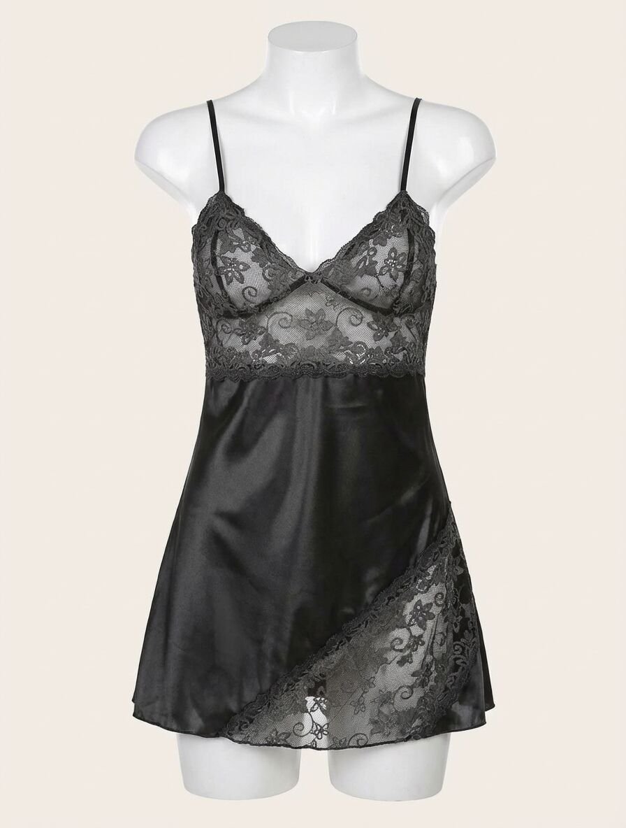 Siyah Dantel İşlemeli İnce Askılı Saten Kısa Fantezi Gecelik