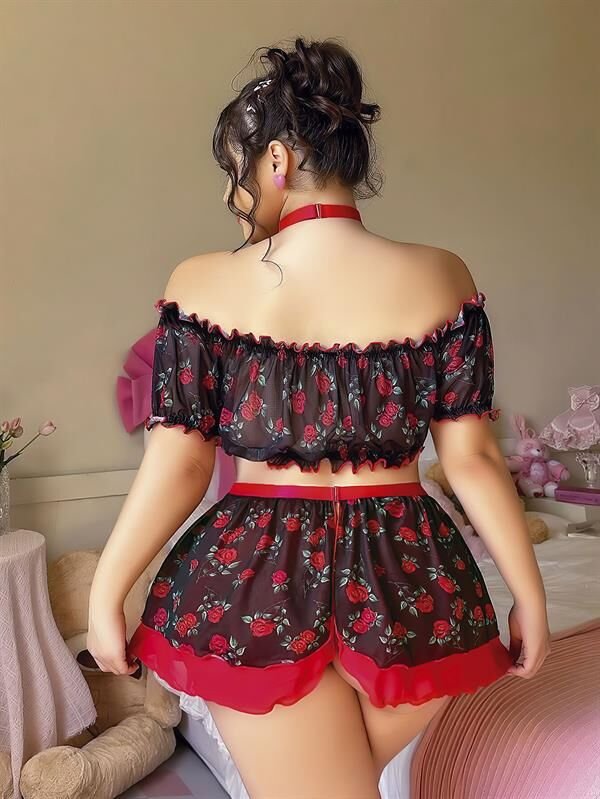 Arias Closet Büyük Beden Siyah Üstüne Gül Desenli Fantezi Etekli Büstiyer Takımı