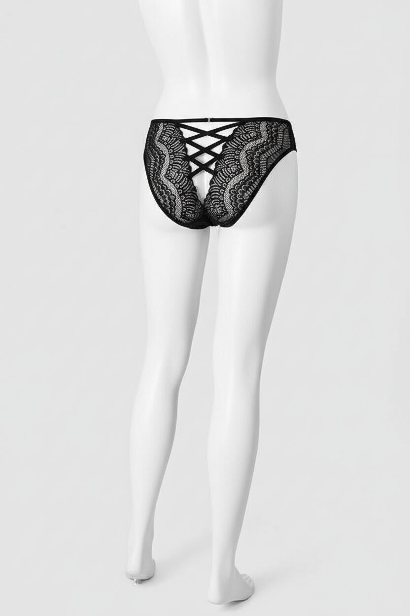Siyah Dantelli Arkası Dekolteli Fantezi Külot