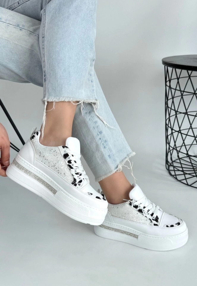 Yorna Beyaz Cilt Zebra Detaylı Spor Ayakkabı