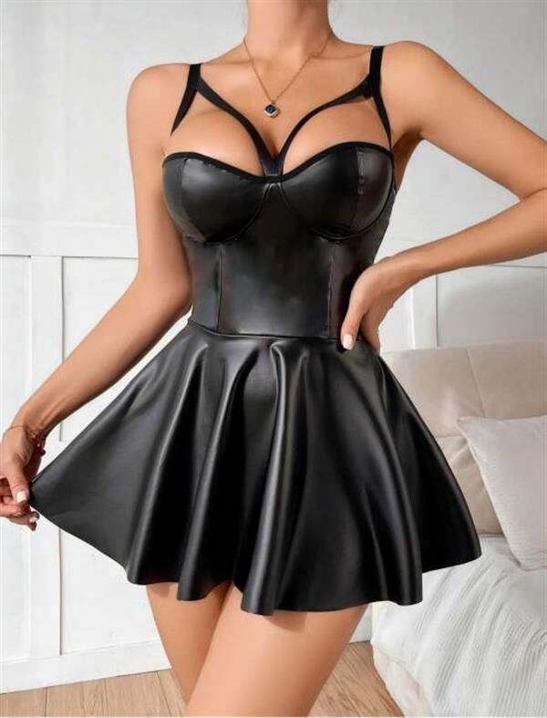 Arias Closet Siyah Etekli Pileli Göğüs Detaylı Fantezi Deri Elbise