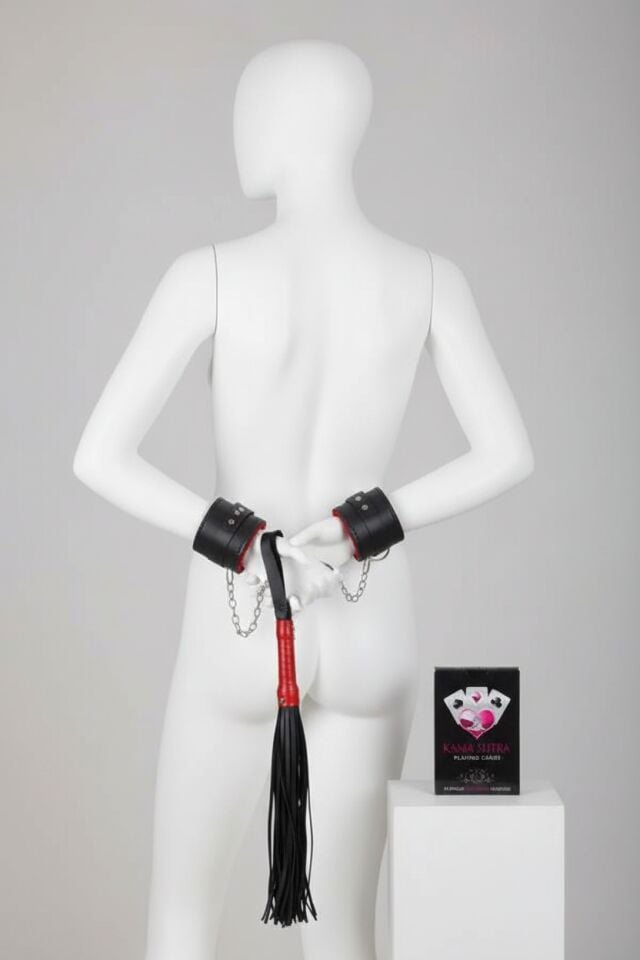 Arias Closet Sexy Görselli Oyun Kartı Kama Sutra Kelepçe Kırbaç Set