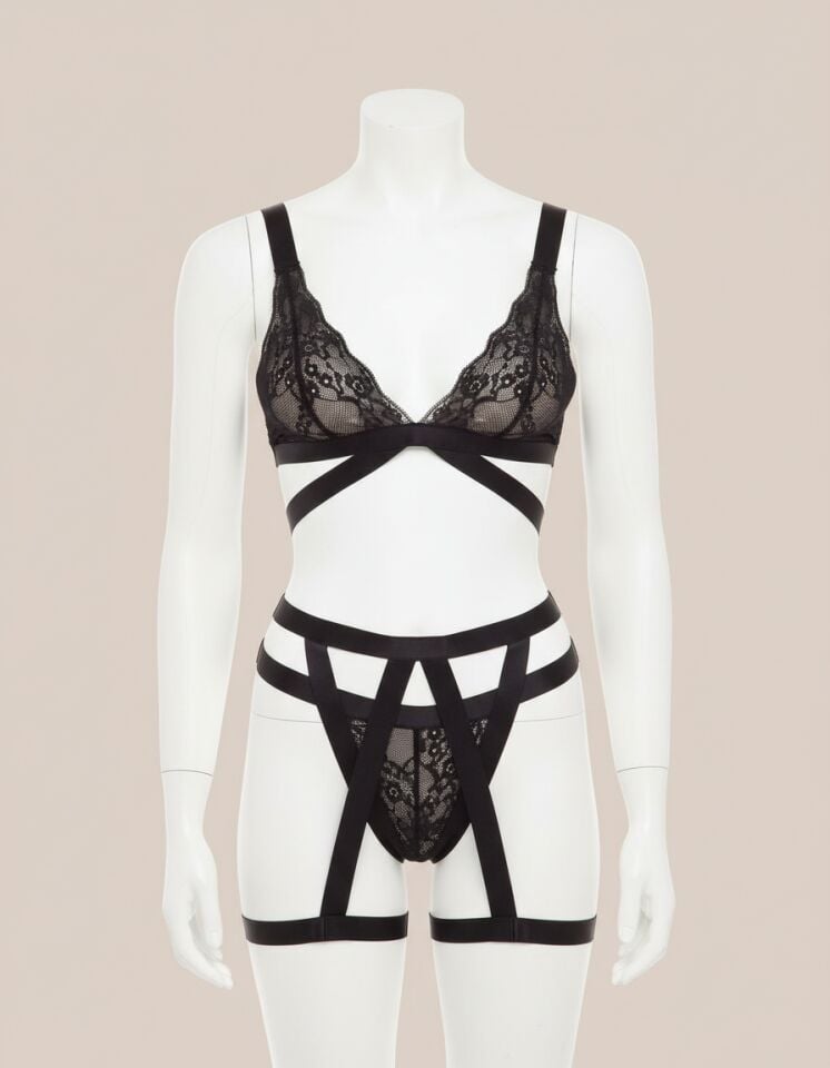 Siyah İp Aksesuarlı Fantezi Jartiyer Takım