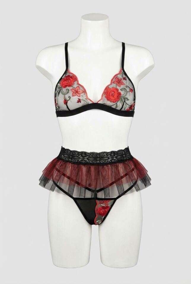 Nakış Detaylı Fantazi Sütyen Tanga String Takımı