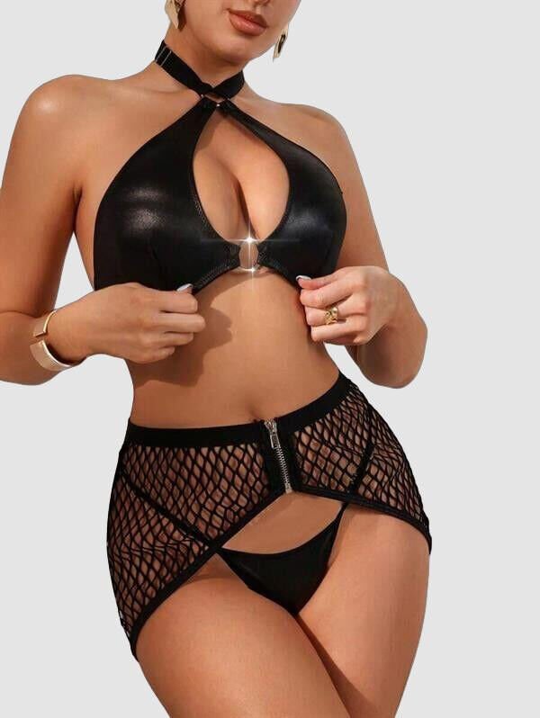 Deri Siyah Fileli Fantezi Sütyen Takımı
