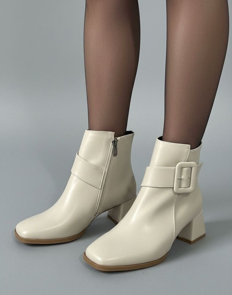 Kadın Küt Cilt Bot Bej Kare Tokalı Günlük Şık Tasarım