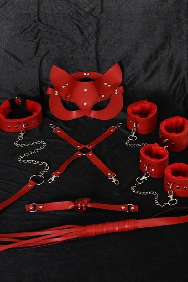 Arias Closet Kırmızı İçi Tüylü Maske,Kol,Bacak,Ağız Topu,Kırbaç,Tasma Harness Set