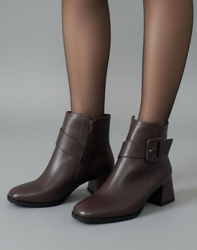 Kadın Küt Cilt Bot Kahverengi Kare Tokalı Günlük Şık Tasarım