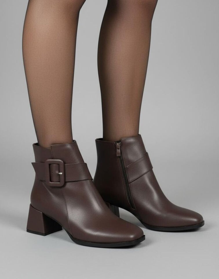 Kadın Küt Cilt Bot Kahverengi Kare Tokalı Günlük Şık Tasarım