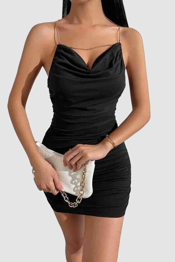 Arias Closet Gögüs Degajeli Sırt Zincir Detaylı Büzgülü Siyah Mini Club Elbisesi