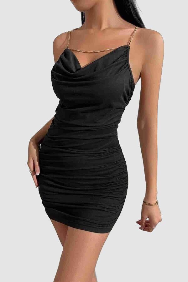 Gögüs Degajeli Sırt Zincir Detaylı Büzgülü Siyah Mini Club Elbisesi