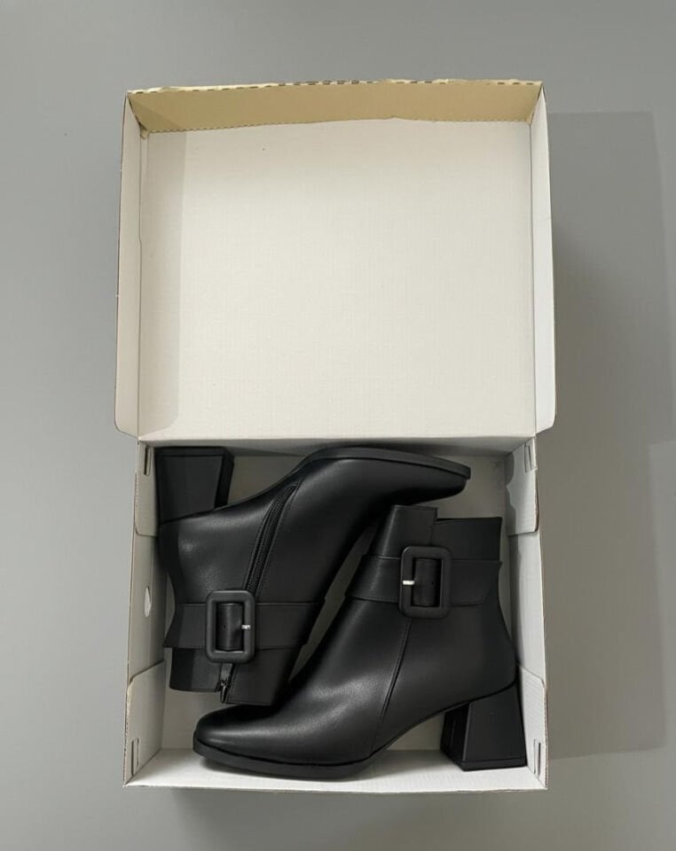 Kadın Küt Cilt Bot Siyah Kare Tokalı Günlük Şık Tasarım