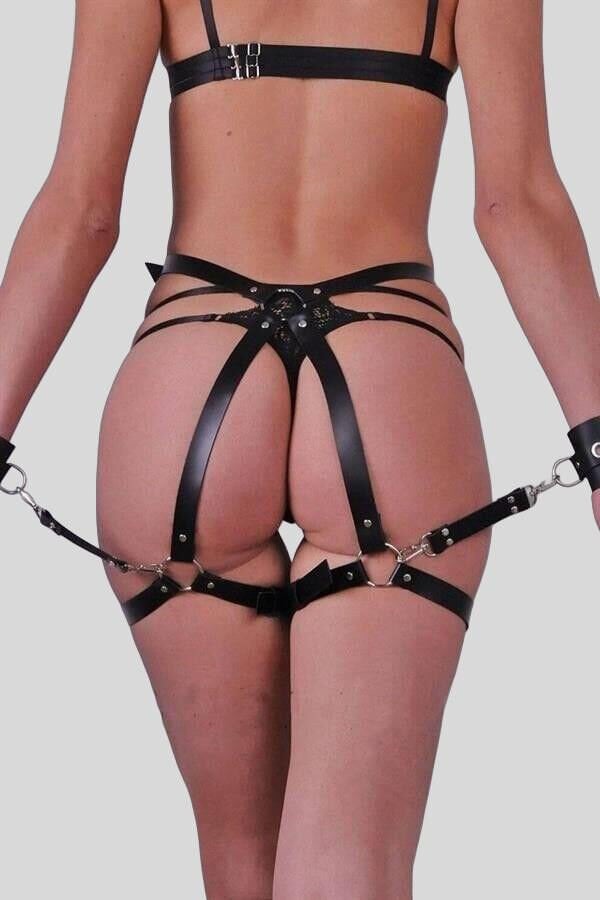 Arias Closet Yanylardan ve Arkadan Tutturulabilen Harness Jartiyer Set