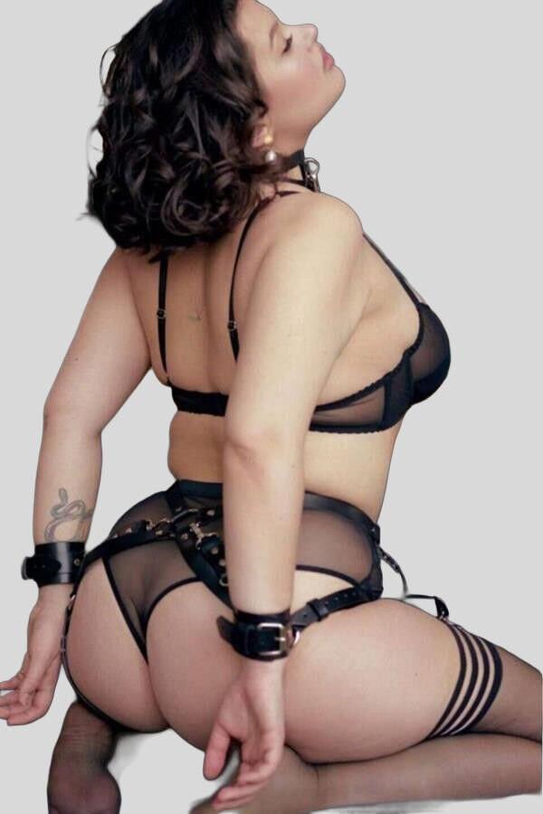 Arias Closet Arkadan Bağlamalı Bilekli Deri Büyük Beden Harness