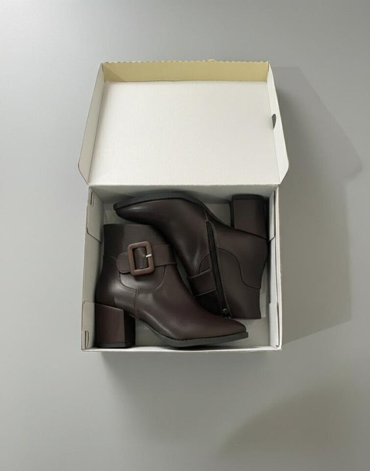 Kadın Sivri Burun Cilt Bot Kahverengi Kare Tokalı Günlük Şık Tasarım