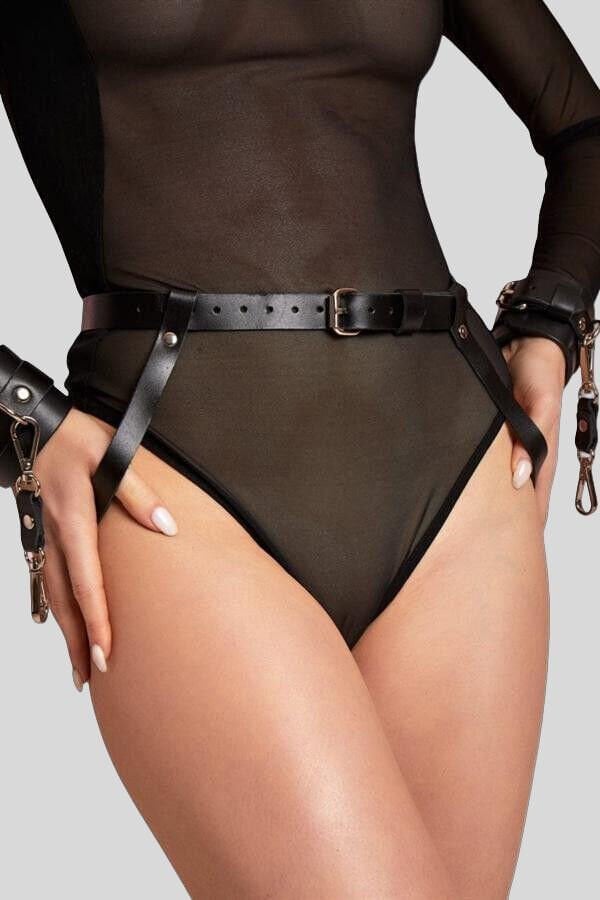 Arias Closet Arkadan ve Önden Bağlanabilir Siyah Deri Bilekli Fantezi Harness