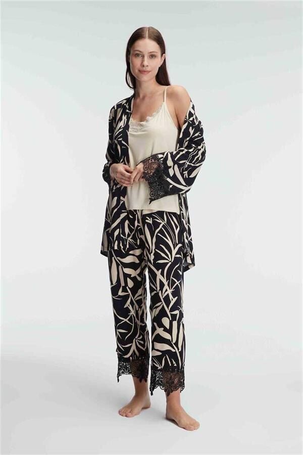 Arias Closet İp Askılı V Yaka Viskon Tropikal Yazlık Örme Dantel Detaylı Pijama Sabahlık Takımı