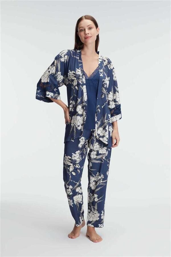 Arias Closet İp Askılı V Yaka Viskon Çiçek Desenli Yazlık Dantel Detaylı Pijama Sabahlık Takımı
