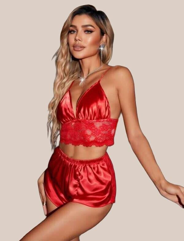 Arias Closet Kırmızı Büstiyer Dantel Detaylı İnce Askılı Saten Şortlu Takım