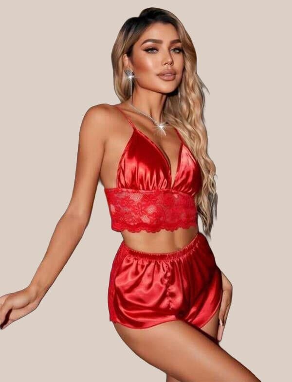 Arias Closet Kırmızı Büstiyer Dantel Detaylı İnce Askılı Saten Şortlu Takım