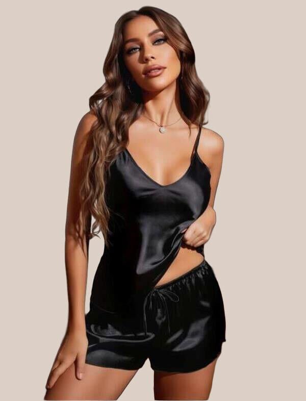 Arias Closet Siyah Sırt Dantel Detaylı İnce Askılı Saten Şortlu Takım