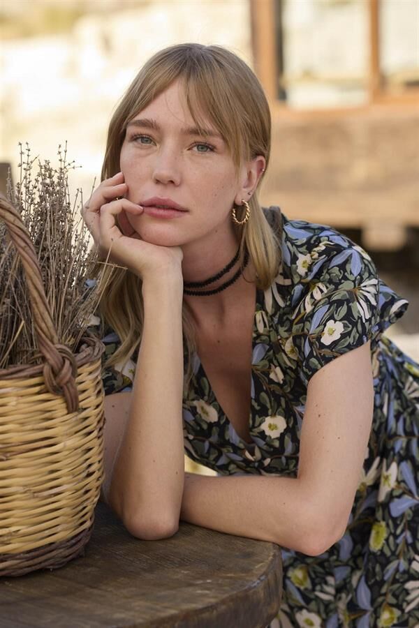 Arias Closet %100 Viskon Çiçek ve Yaprak Desenli Önü Düğmeli Elbise