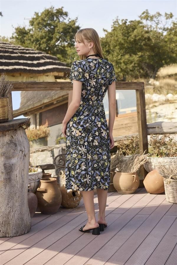 Arias Closet %100 Viskon Çiçek ve Yaprak Desenli Önü Düğmeli Elbise