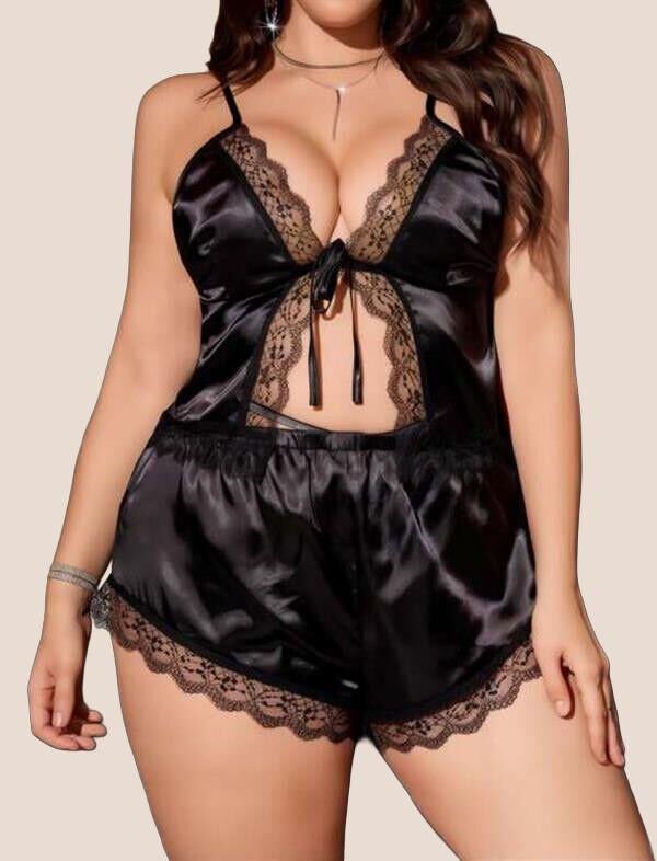 Büyük Beden Siyah Dantel İşlemeli Saten Şortlu Takım