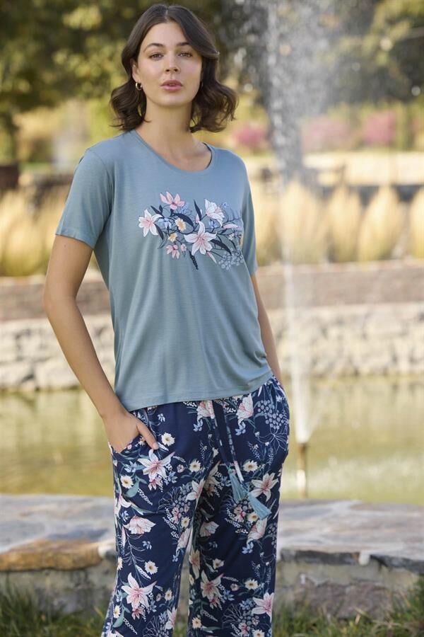 Arias Closet Çiçek ve Yaprak Desenli ve Baskılı Pijama Takımı