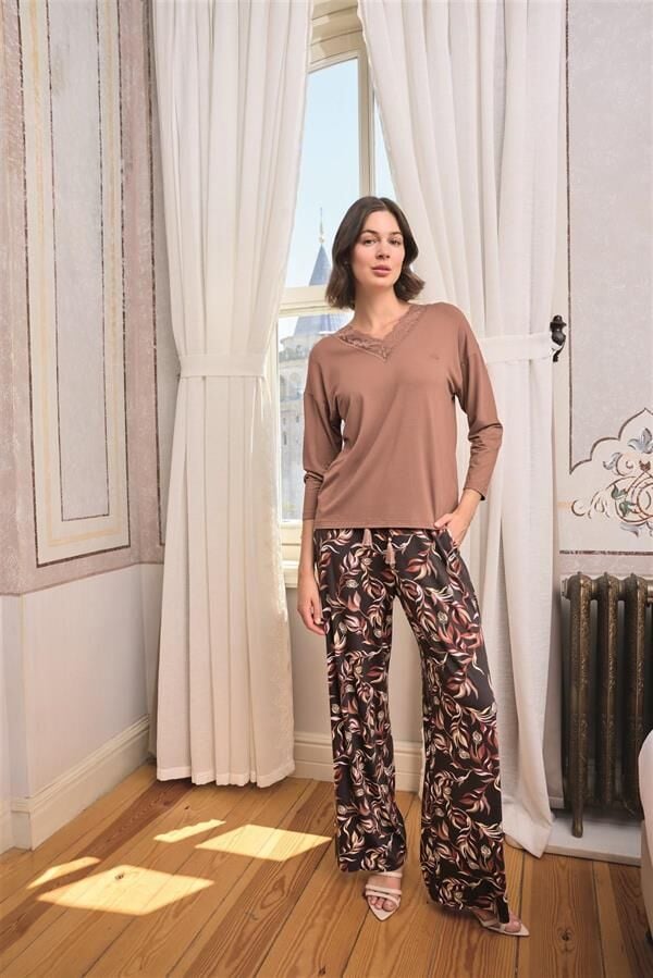 Arias Closet Yaprak Desenli Dantelli V Yaka Büyük Beden Pijama Takımı