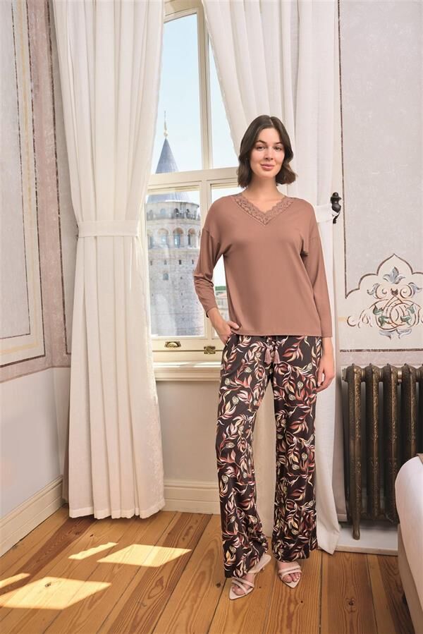 Arias Closet Yaprak Desenli Dantelli V Yaka Büyük Beden Pijama Takımı