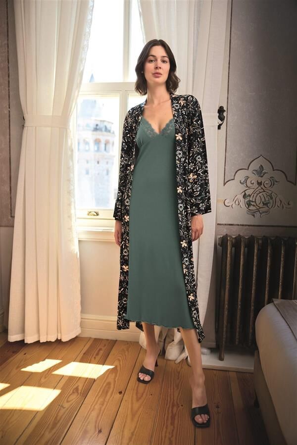 Arias Closet Çiçek ve Yaprak Desenli Dantelli ve Dekolteli Büyük Beden Sabahlık Takımı