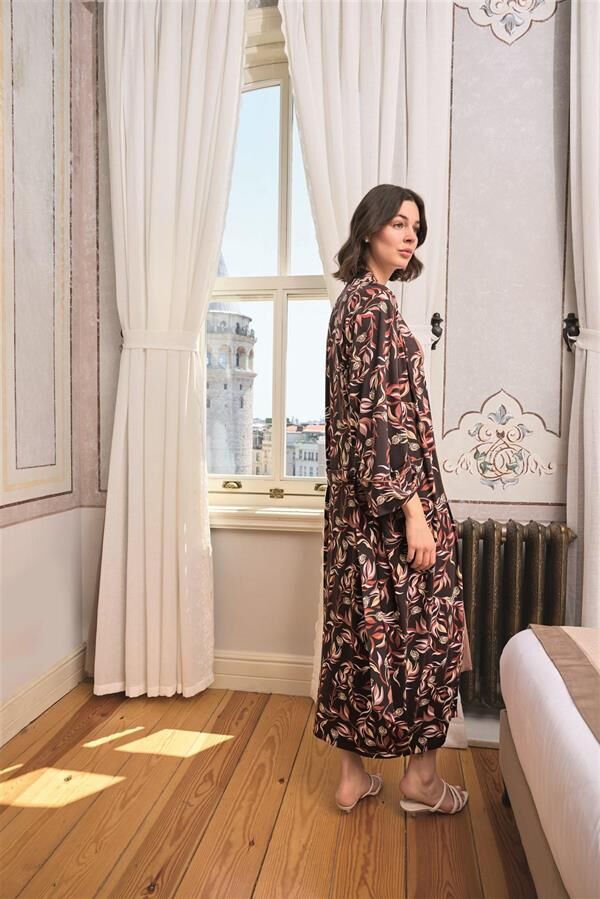 Arias Closet Yaprak Desenli Yırtmaçlı Dantelli ve Dekolteli Sabahlık Takımı