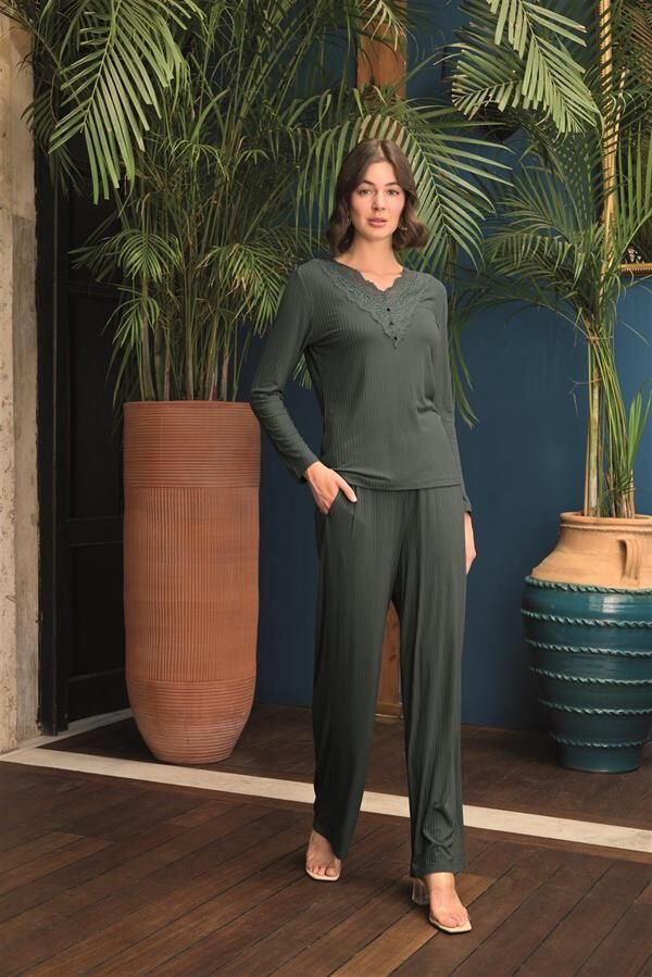 Arias Closet Uzun Kollu Önü Düğmeli V Yaka Pijama Takımı