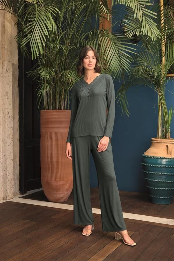 Arias Closet Uzun Kollu Önü Düğmeli V Yaka Pijama Takımı