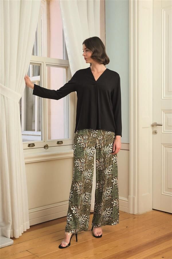 Arias Closet Çiçek Yaprak ve Etnik Desenli Uzun Kollu Pijama Takımı