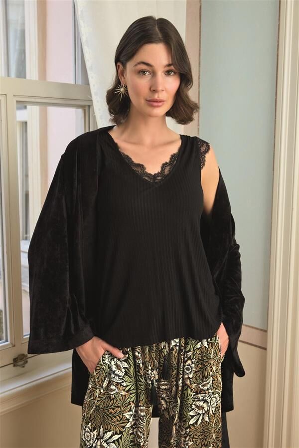 Arias Closet Çiçek Yaprak ve Etnik Desenli Dantelli 3'lü Pijama Takımı