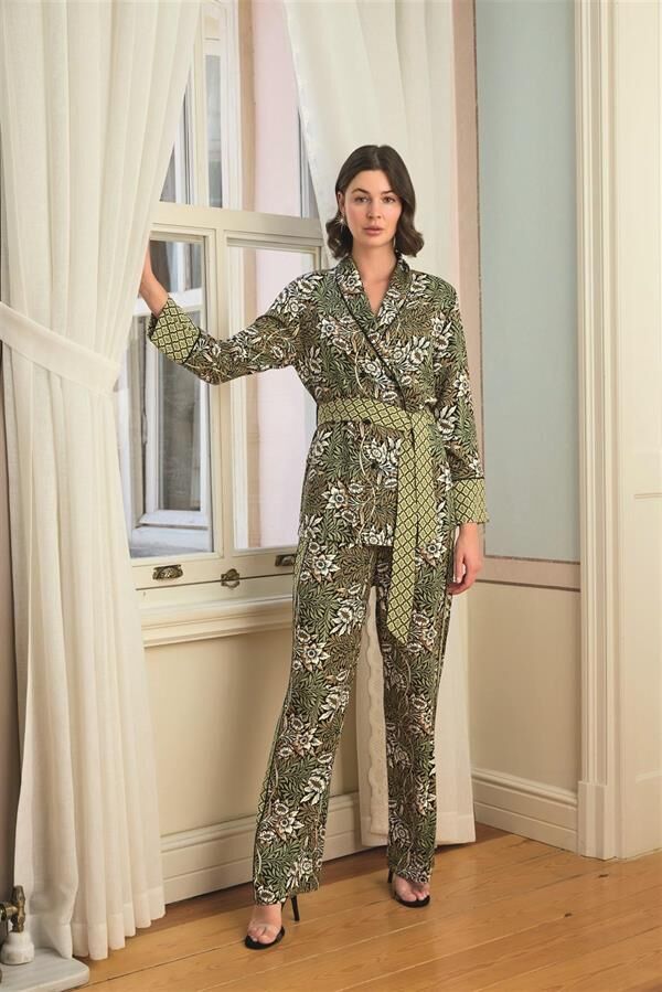 Arias Closet Çiçek Yaprak ve Etnik Desenli Pijama Takımı
