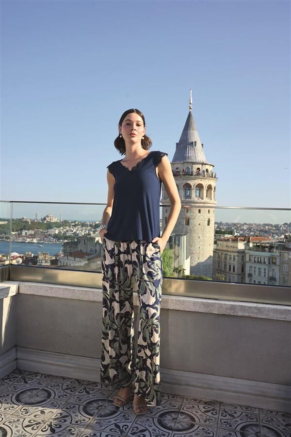 Arias Closet Yaprak Desenli ve Dantelli 3'lü Pijama Takımı