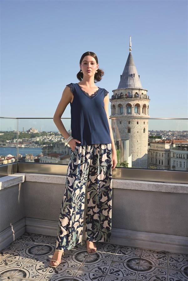 Arias Closet Yaprak Desenli ve Dantelli 3'lü Pijama Takımı