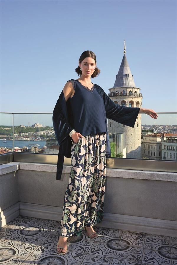 Arias Closet Yaprak Desenli ve Dantelli 3'lü Pijama Takımı