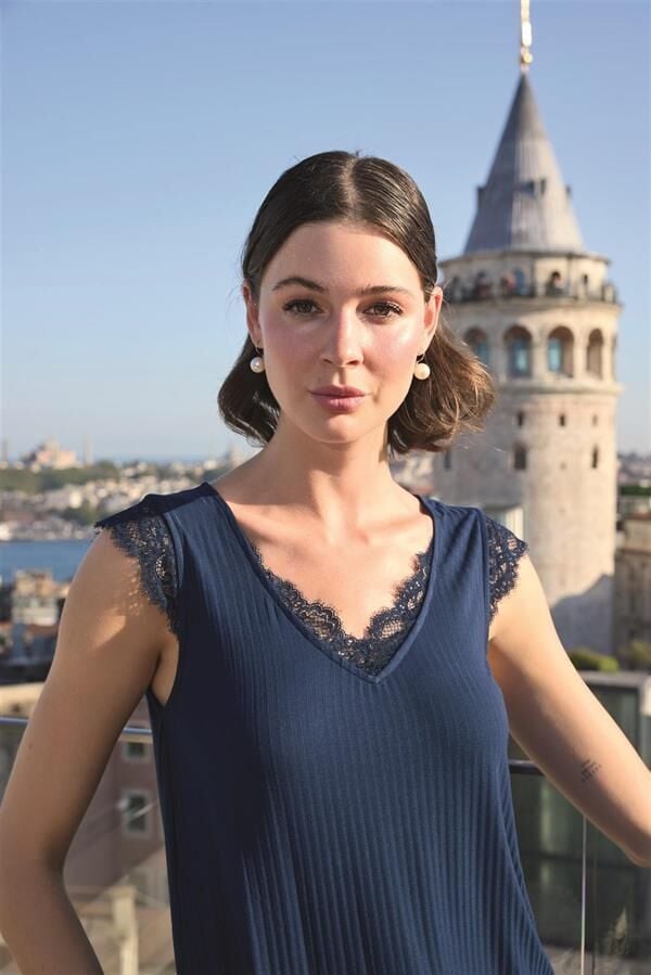 Arias Closet Yaprak Desenli ve Dantelli 3'lü Pijama Takımı