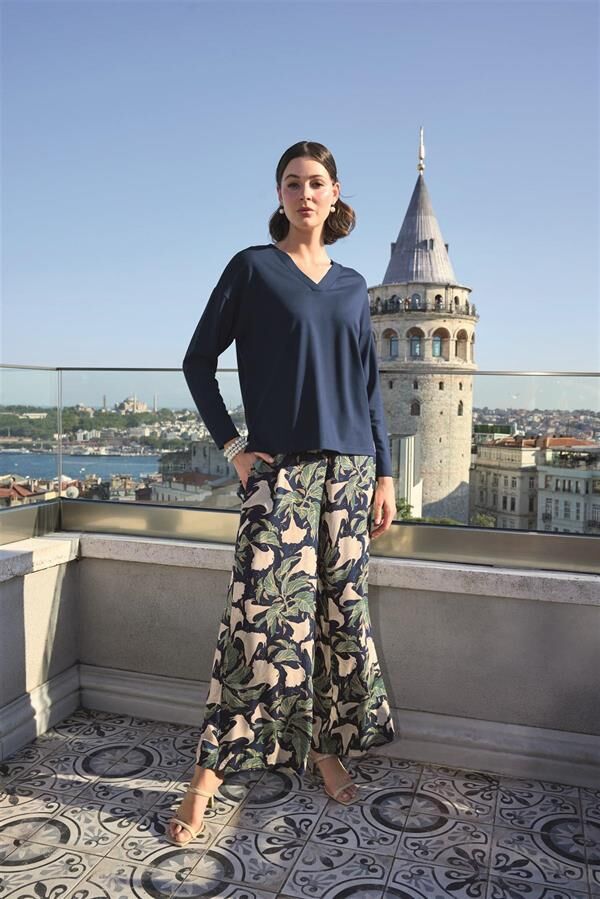 Arias Closet Yaprak Desenli Uzun Kollu V Yaka Pijama Takımı