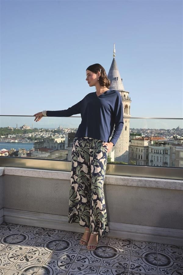 Arias Closet Yaprak Desenli Uzun Kollu V Yaka Pijama Takımı