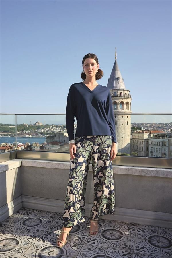 Arias Closet Yaprak Desenli Uzun Kollu V Yaka Pijama Takımı