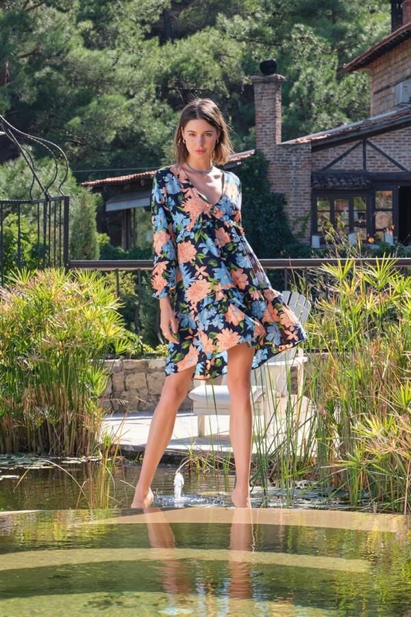 Arias Closet Viskon Çiçek ve Yaprak Desenli Uzun Kollu Elbise